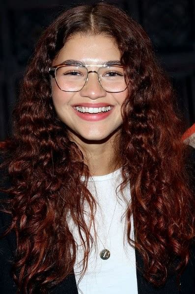 30 Best Zendaya Natural Hair Women Haircuts 2025