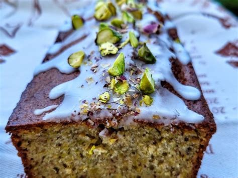 Cake à la pistache et fleur doranger Recette par La tête dans le panier