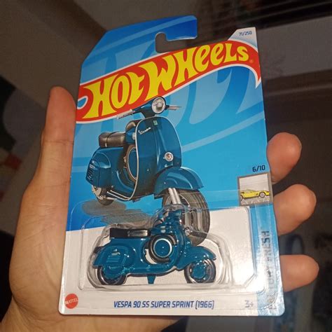 Hot Wheels Vespa Ss Super Sprint Hobbies Toys Toys Games On Carousell