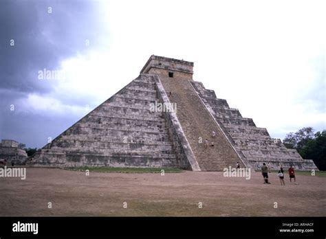 Ruins in Chichen Itza Mexico Stock Photo - Alamy