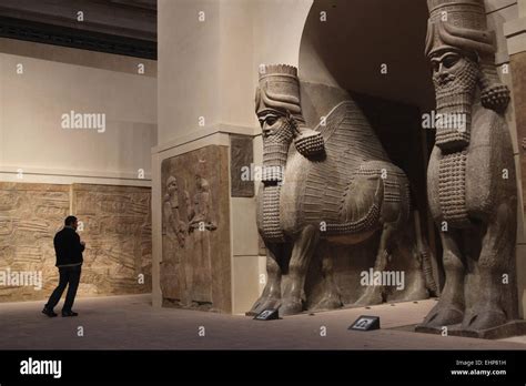 Lamassu. L'Assyrien ailé à tête humaine bulls du palais du roi Sargon ...