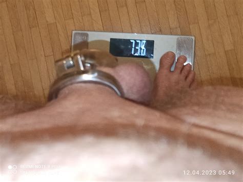 The Cage With Weighing Of The Naked Slave 14 Pics XHamster