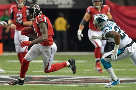 Julio Jones Makes Ridiculous Catch on Tipped Pass (Video)