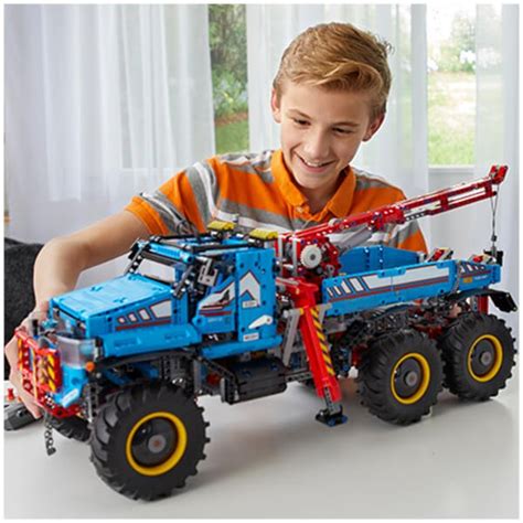 LEGO Technic: 6x6 Remote Control All Terrain Tow Truck (42070)