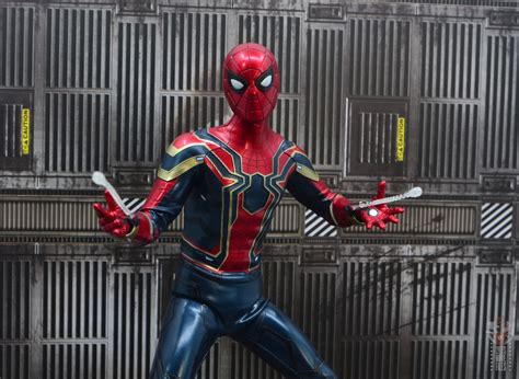 Hot Toys Avengers Infinity War Iron Spider Figure Review Lyles Movie