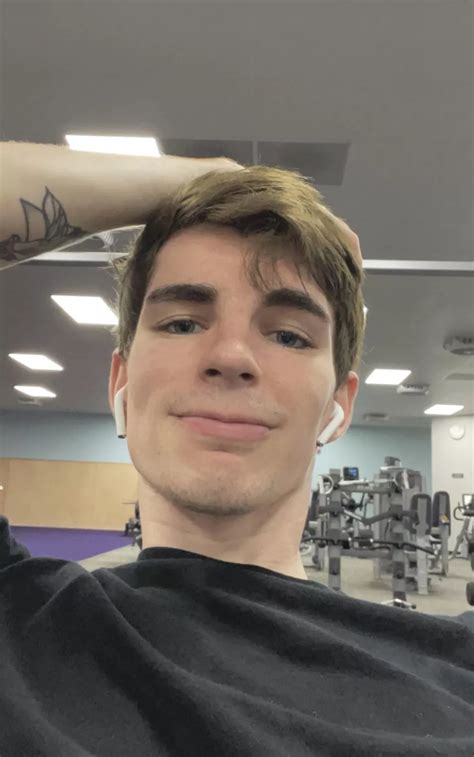 Need A Gym Bro Nudes Gaybrosgonemild NUDE PICS ORG