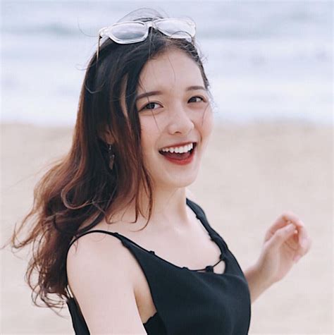 Hot girl báo chí nổi tiếng dẫn nhiều chương trình của VTV