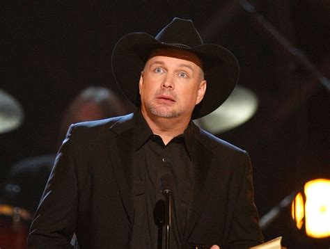 Garth Brooks Said 'No' To Hosting ACM Awards At First - Backstage Country