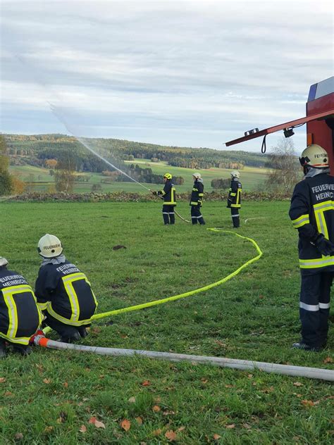 FF Heinrichs übt: Atemschutz-Leistungstest und Löschangriff am