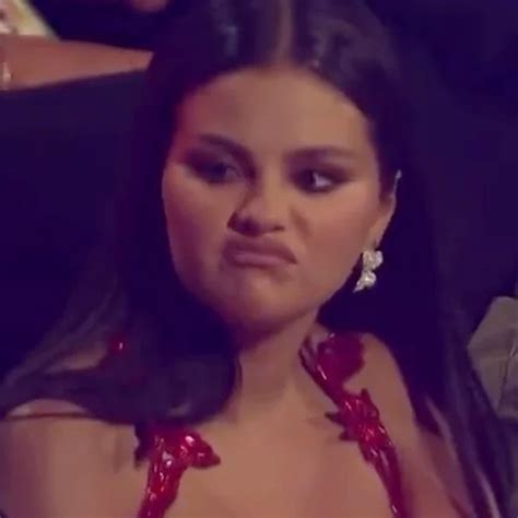 Selena Gomez Goes Viral With Disapproving Reaction To Chris Brown Vma