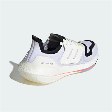 giay  thao nu adidas ultraboost  gx  trang den size