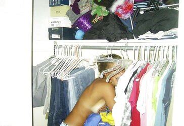 Embarrassed Naked Damsels ZB Porn