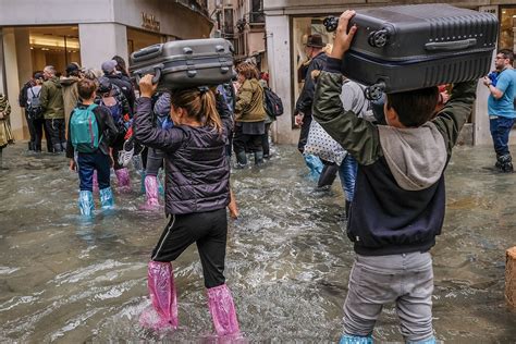 Venice experiencing worst floods in 50 years