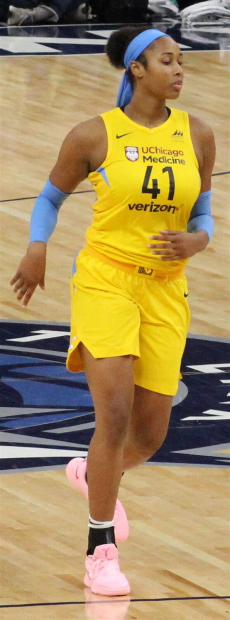 3 Hot Sexy Alaina Coates Bikini Pics