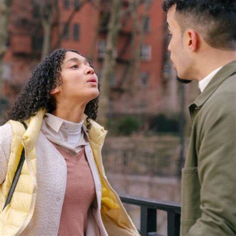 Signs He Is Going Hot And Cold With You And Here S How To Deal With It Like A Queen