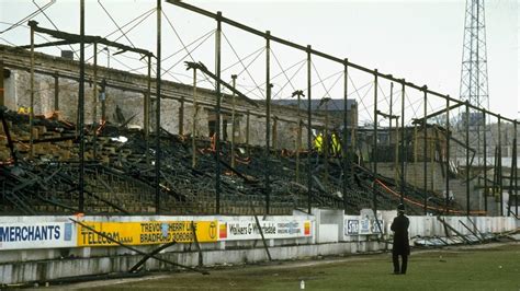 Bradford City fire: Memorial service honours victims 30 years after stadium disaster - ABC News