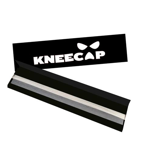 skins kneecap