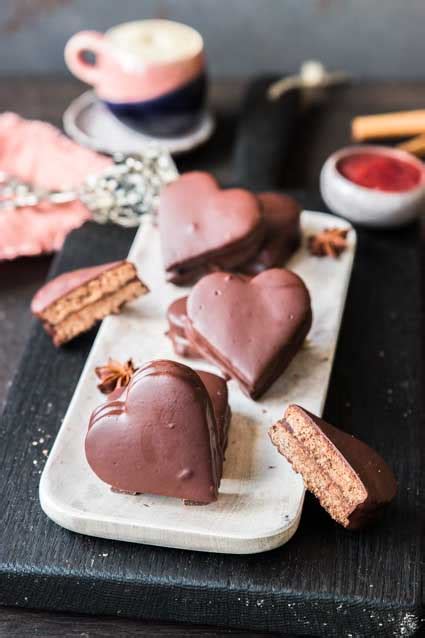 Glutenfreie und vegane gefüllte Lebkuchenherzen