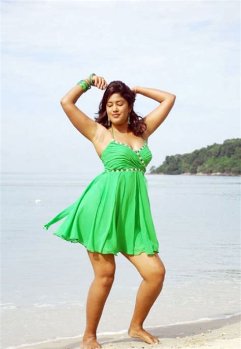 Hot Masala Pix Actress Sowmiya Super Hot Tempting Hot Leg Show Stills