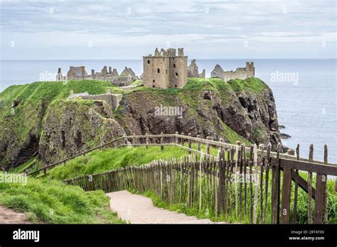 Dunnottar Castle Near Aberdeen Scotland Stock Photo Alamy