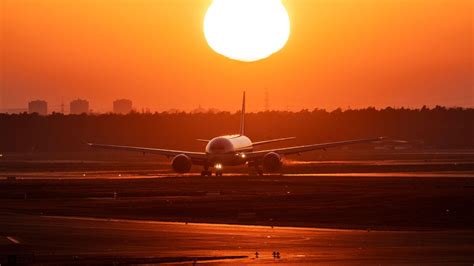 Sex im Flugzeug Bundespolizei muss Pärchen an Bord trennen hemmungslos