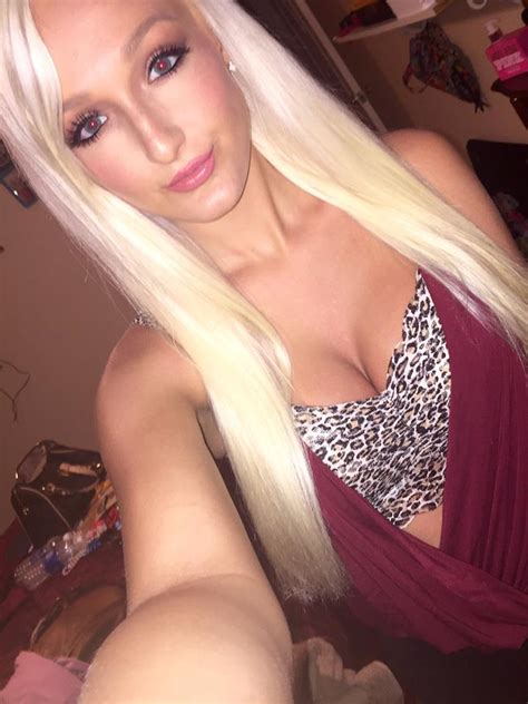 Blonde Hottie Porn Pic