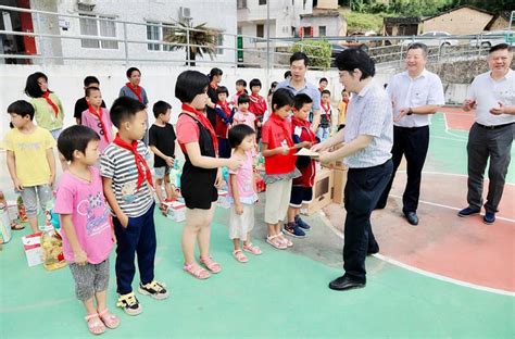 广东省住房和城乡建设厅、省建筑安全协会组织开展 走进留守和困境儿童“牵手行动”活动参考网