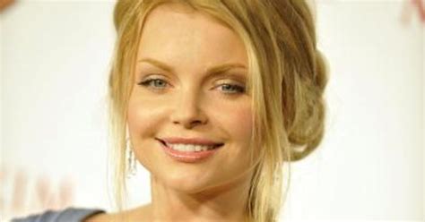 Izabella Miko W Bikini Ale Ona Ma Cia O Plejada Pl