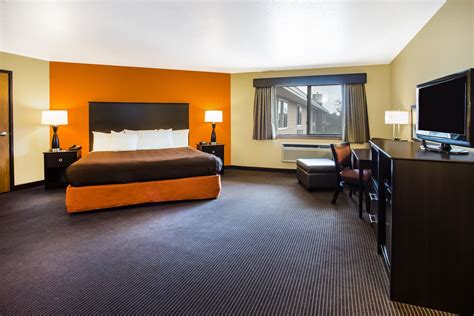 AmericInn by Wyndham Menomonie | Menomonie, WI Hotels