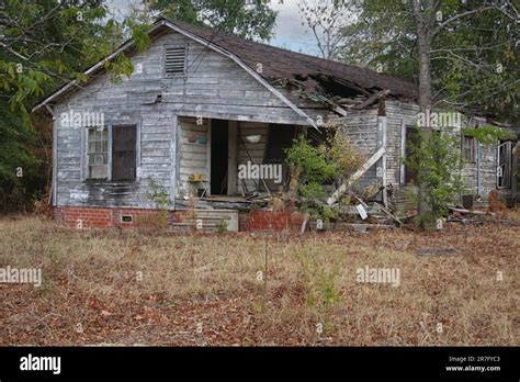 Abandoned Farmhouse Located In Rural East Texas Tyler Texas Stock