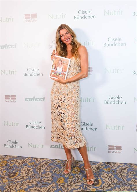 See Gisele Bündchen s Naked Dress with Visible Underwear