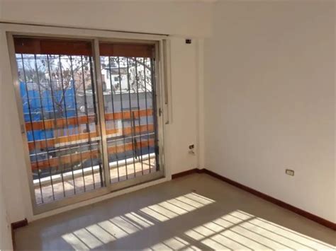 Casa Venta Ambientes A Os M Con Balc N Av Gral E Mosconi