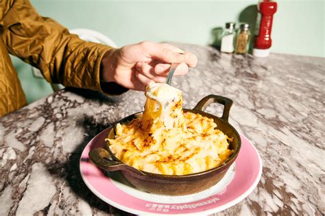 Serendipity S Legendary Frrrozen Hot Chocolate Goes Vegan VEGWORLD Magazine