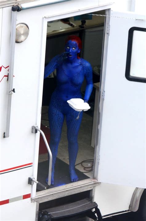 Jennifer Lawrence Fully Nude With Mystique Makeup On The X Men Set In Montreal Porn Pictures