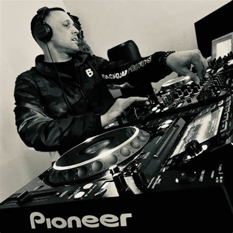 Stream Shade Audio - Live Hush Lounge Bar, Gyor 15 - 04 - 2023. by ...