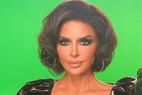 Lisa Rinna Recalls Lip Injection Experience, Rinna Beauty | Style & Living