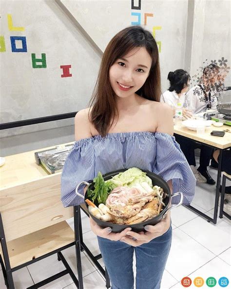 Hotgirl streamer đep như bông tuyêt trăng giưa thiên đương gai xinh Thai Lan Hot Girl