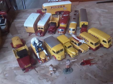 Altaya - 1:43 - 15 Pinder de Chez Altaya - Catawiki