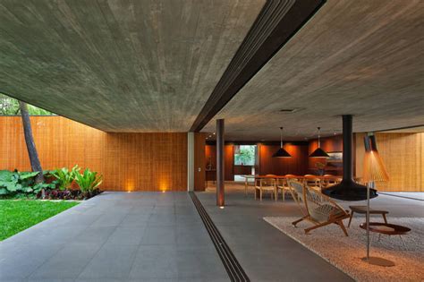 Casa De Concreto Aparente - Guia Completo para Casas de Concreto Aparente e 7 Inspirações Lindas
