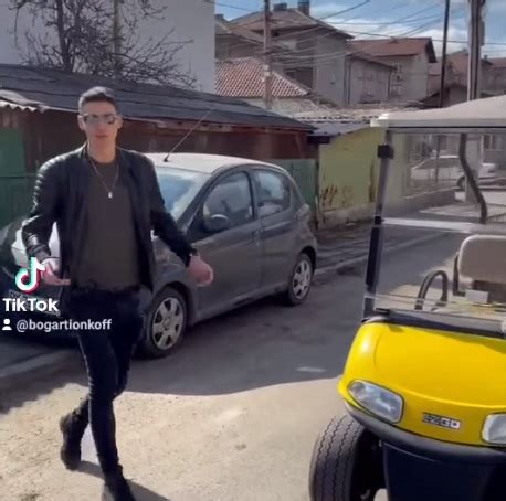 Перничанин се изфука в Тик Ток: Карам голф и съм от Перник