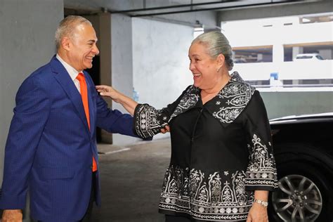 Beatriz Carles De Arango Asume El Cargo Como Ministra De Desarrollo