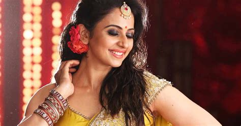 Rakul Preet Singh Hot Navel Show