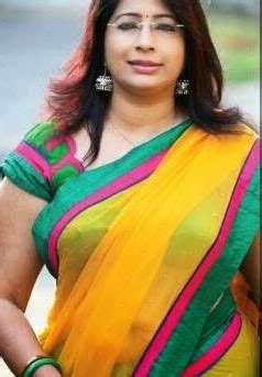 Indian Hot Actress Mallu Cookery Show Anchor Lakshmi Nair Hot Navel And Cleavage Exposing