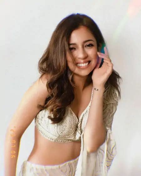 Barkha Singh Hot Pics And Photo Flaunting Cleavage