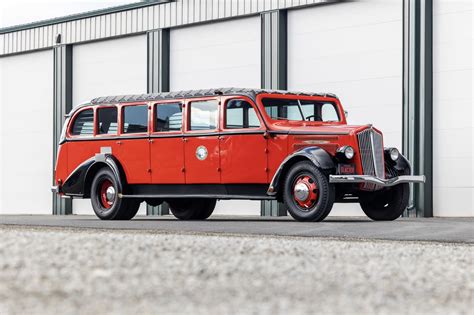 White 706 Bus With 1930s Glacier National Park Vibes Could Be Worth Mid