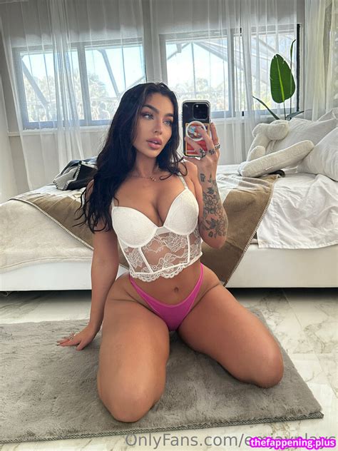 Emily Rinaudo Emjayplays Emjayrinaudo Nude Onlyfans Photo