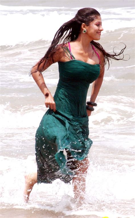 Nayanthara Hot Stills Andhraidle