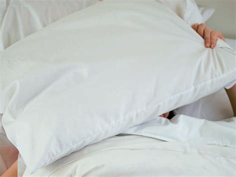 9 Best Pillows For Neck Pain In Malaysia For A Good Night’s Rest