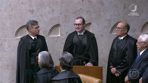 O Que Faz Um Ministro Do Supremo Tribunal Federal - Cristiano Zanin toma posse como ministro do Supremo Tribunal Federal ...