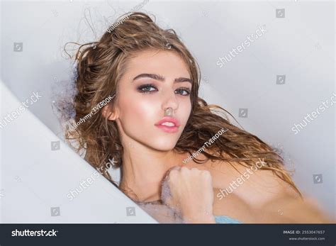 Thousand Naked Woman Bath Royalty Free Images Stock Photos